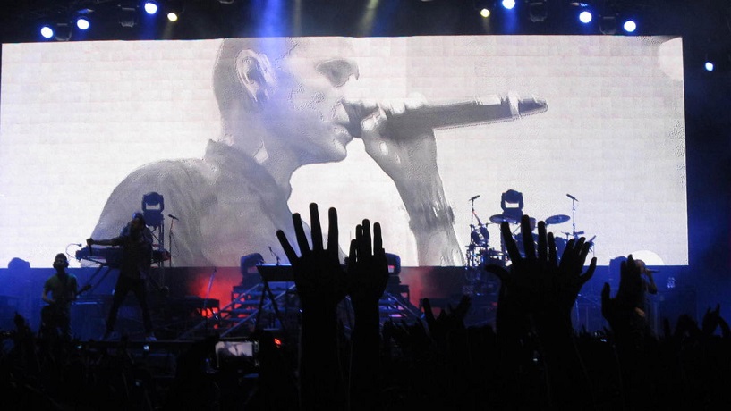 搖滾天團“林肯公園”主唱查斯特·貝寧頓自殺，年僅41歲