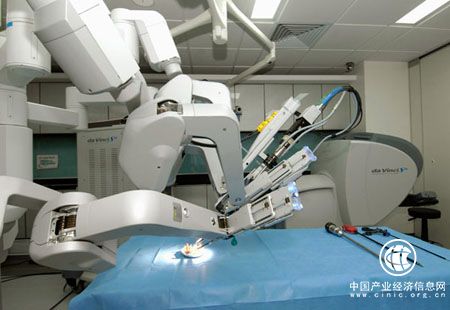 政策搭臺(tái) 國(guó)產(chǎn)手術(shù)機(jī)器人步入黃金發(fā)展期 