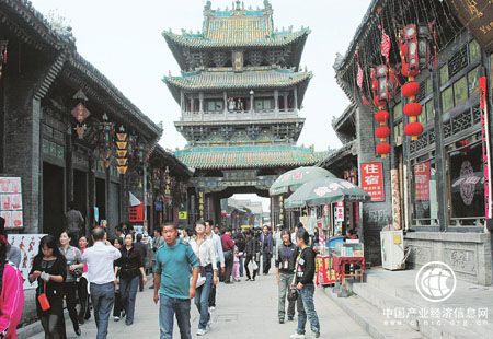 旅游消費(fèi)市場(chǎng)回暖 旅游服務(wù)有待“乘風(fēng)而起”