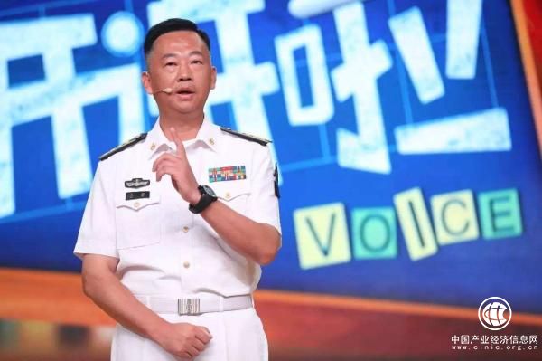 遼寧艦艦長劉喆央視開講，解釋為何航母第一次開放去了香港