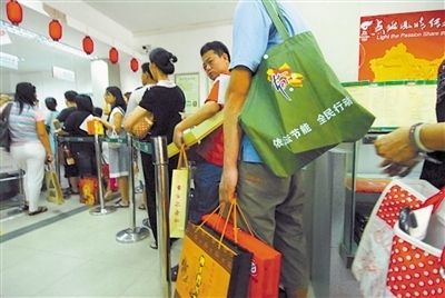 海淘外國(guó)月餅過中秋? 檢疫部門提醒:肉蛋餡禁入境