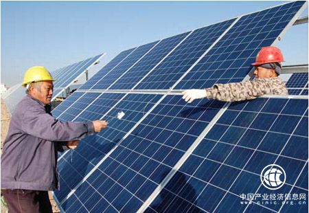 自發(fā)自用應(yīng)對國補(bǔ)下調(diào) 戶用光伏打響渠道戰(zhàn)