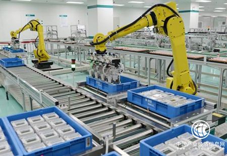 國產(chǎn)核心零部件發(fā)展快速 我國自主品牌工業(yè)機(jī)器人借機(jī)搶占市場(chǎng)