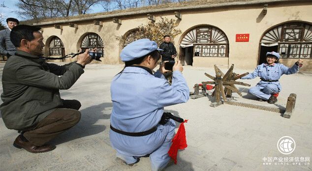 習(xí)近平：發(fā)展紅色旅游要把準(zhǔn)方向，核心是進(jìn)行紅色教育、傳承紅色基因