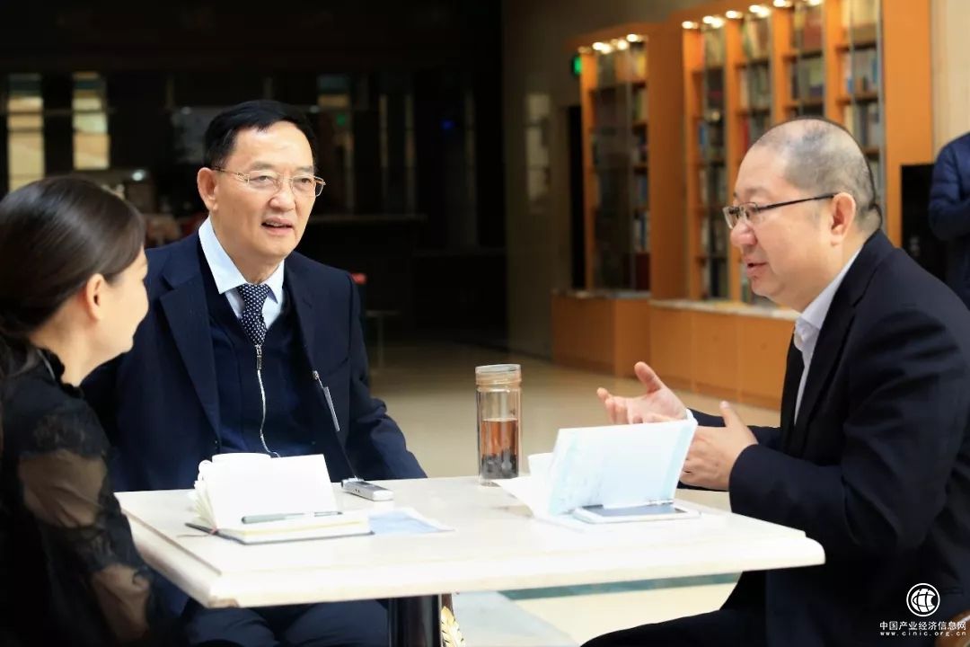 張武宗：鋼鐵企業(yè)轉(zhuǎn)型升級(jí)要過“管理關(guān)、隊(duì)伍建設(shè)關(guān)、盈利關(guān)”