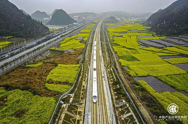 全國(guó)鐵路將施行新的列車運(yùn)行圖,北京到杭州“復(fù)興號(hào)” 僅需4時(shí)18分