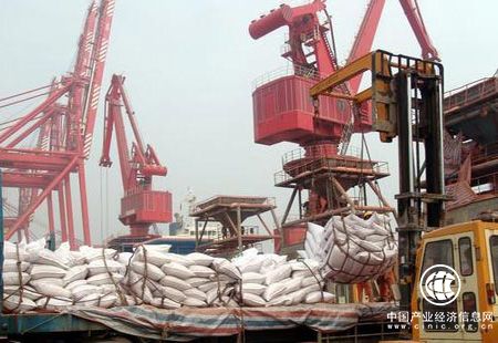 一季度我國(guó)共出口化肥383萬噸 同比下降22.3%