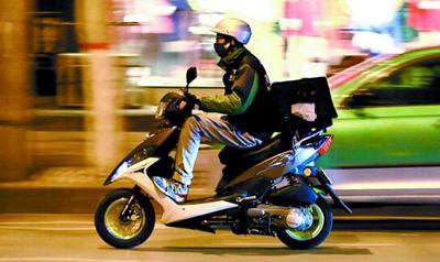 送餐路上安全嗎？三成外賣騎手車輛屬于無(wú)牌無(wú)證