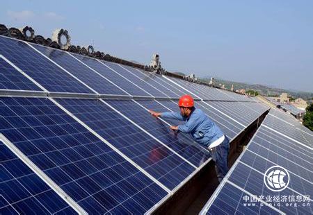 國(guó)家能源局有關(guān)負(fù)責(zé)人就光伏產(chǎn)業(yè)政策調(diào)整答記者問