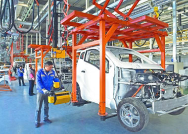 中國(guó)新能源汽車(chē)“破浪”出海