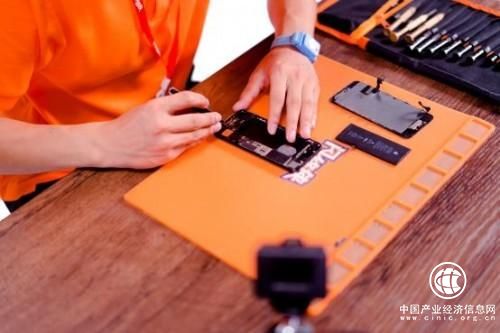 手機(jī)維修找哪里？閃修俠一鍵到家！