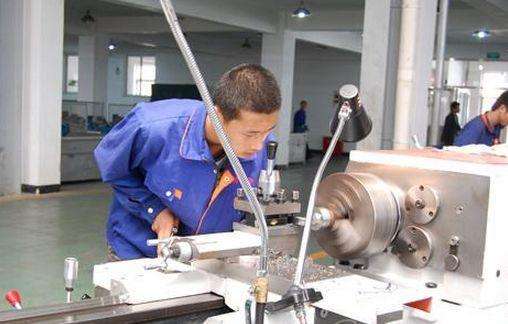 五部門共同印發(fā)指導意見 全面推行中國特色企業(yè)新型學徒制