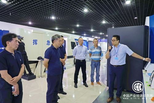 人民日?qǐng)?bào)社領(lǐng)導(dǎo)一行赴航天長(zhǎng)峰及航天二院參觀調(diào)研