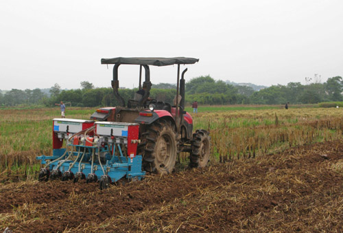 農(nóng)業(yè)農(nóng)村部印發(fā)通知部署進(jìn)一步做好機(jī)械化播種質(zhì)量提升工作