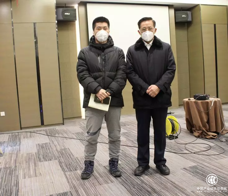 原小湯山醫(yī)院院長張雁靈：冠狀病毒出現(xiàn)比人類還早，是“智慧病毒”