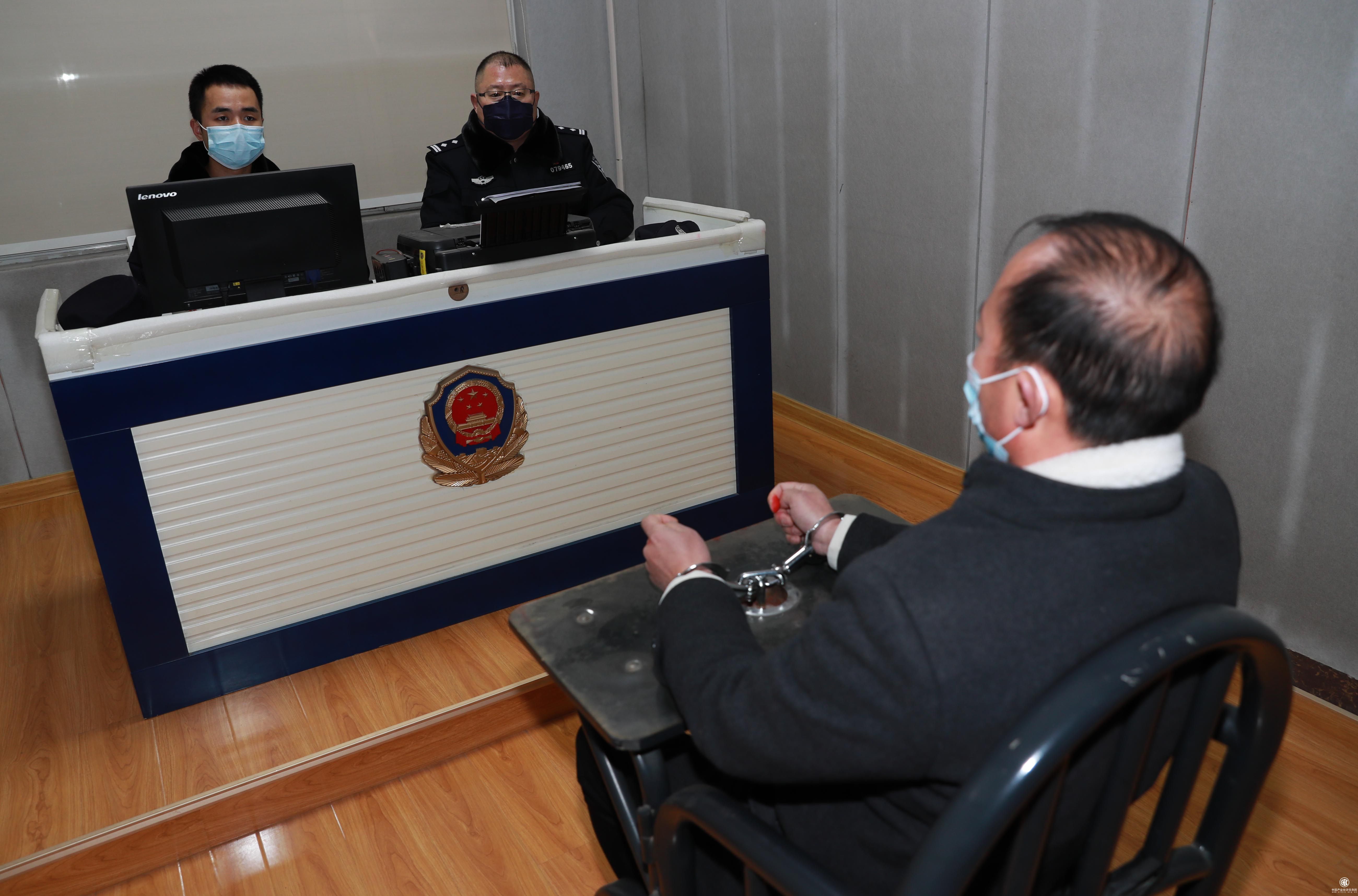 新型冠狀病毒靠眼神就傳播？一沾就死？真相是……