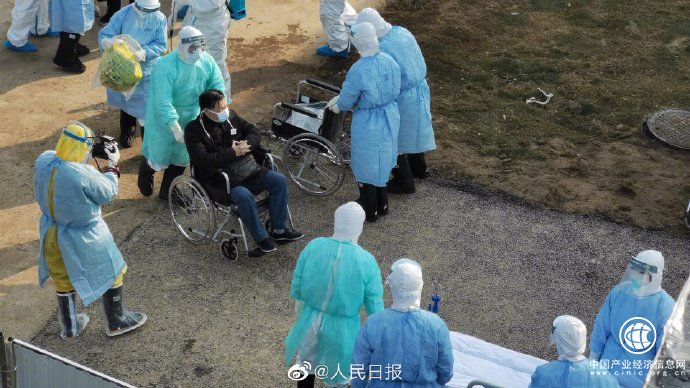 剛剛，武漢火神山醫(yī)院接收首批患者！