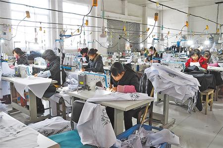 脫貧戶家門口就業(yè)收入更穩(wěn)