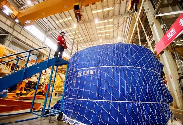 復(fù)工首日 中國(guó)鐵建盾構(gòu)機(jī)發(fā)運(yùn)土耳其