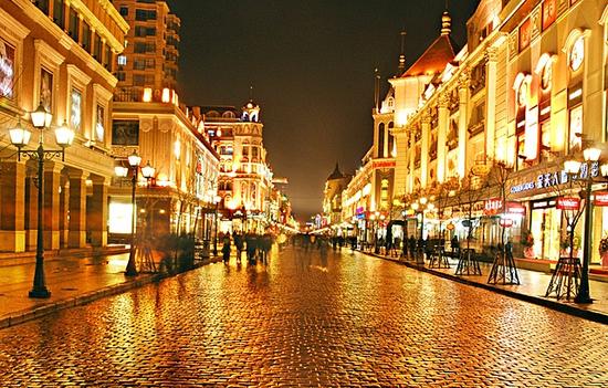 金安國(guó)際中央商城防洪紀(jì)念塔廣場(chǎng)等易發(fā)生人員聚集 中央大街這6個(gè)重點(diǎn)點(diǎn)位嚴(yán)管！