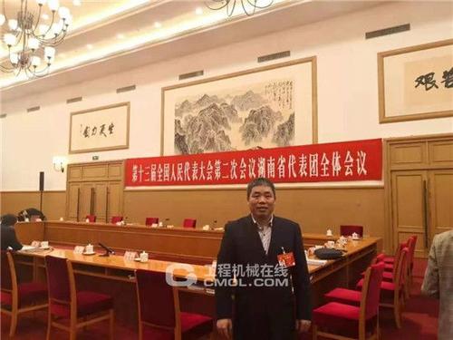 【聚焦兩會(huì)】吳繼發(fā)：提升產(chǎn)業(yè)用紡織品裝備制造自主創(chuàng)新能力