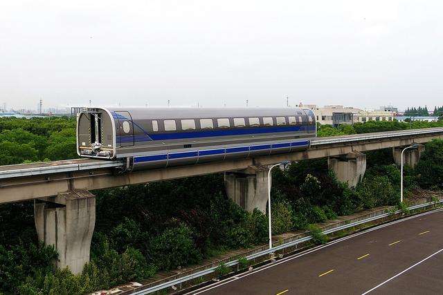 時速600公里高速磁浮試驗樣車成功試跑