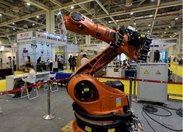 工信部：四方面發(fā)力推動(dòng)制造業(yè)高質(zhì)量發(fā)展