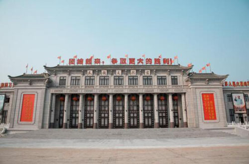 在海南品“京味兒” 觀瀾湖華誼馮小剛電影公社老北京景區(qū)9.28正式開(kāi)放