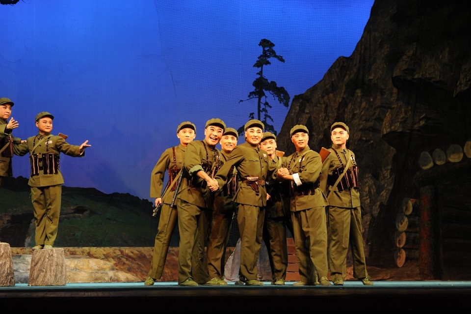 戲曲演出多是“老年場(chǎng)”，年輕人坐不??？