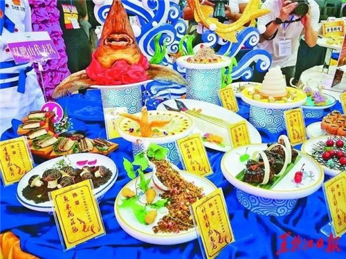 油炸冰棍、白肉血腸、榛蘑扣肉……龍菜，讓來黑龍江的中外游客大飽口福！