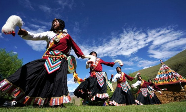 歡樂！西藏近10萬文藝大軍活躍在藏鄉(xiāng)各地