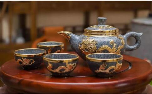 為游客獻上“有靈魂”的“內(nèi)蒙古禮物”