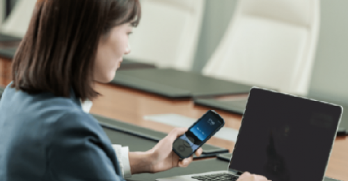 出國(guó)語(yǔ)言不通就用科大訊飛翻譯機(jī)，對(duì)話自如無(wú)需擔(dān)心