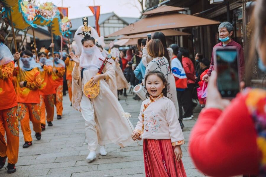 “云游合家歡”，互聯(lián)網(wǎng)企業(yè)不止于“種草”