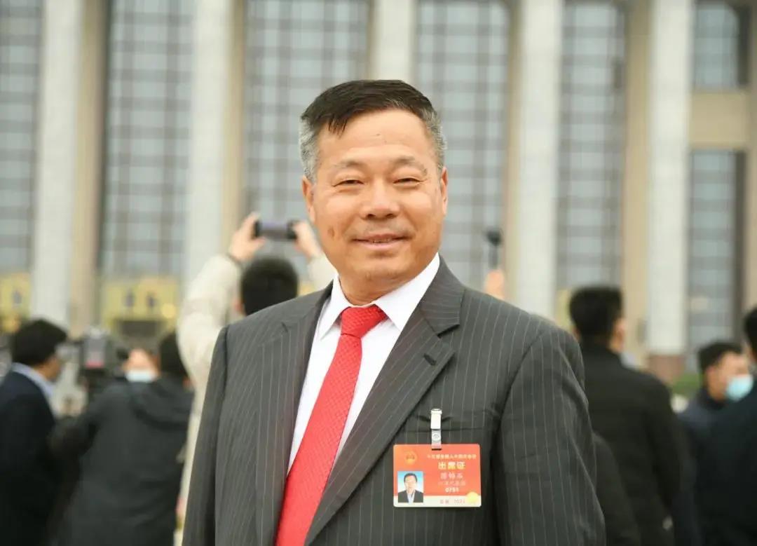 全國人大代表、中南集團董事局主席陳錦石：加大城市群、都市圈和美麗鄉(xiāng)村建設