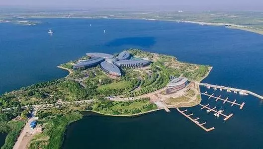 臨港新片區(qū)管委會(huì)與上海文旅局簽約 塑造世界級(jí)旅游目的地