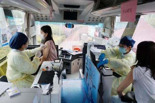 中國(guó)首款純電動(dòng)疫苗流動(dòng)接種車出口沙特