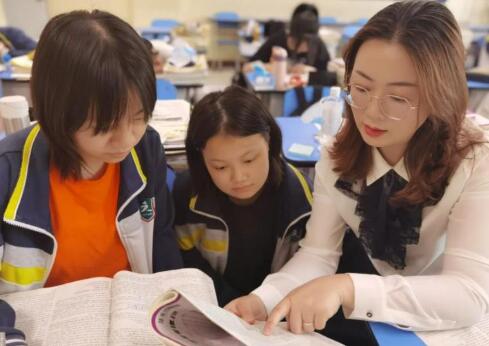 兩部門印發(fā)辦法：明確校外培訓機構從業(yè)人員資質 建設“黑名單”制度