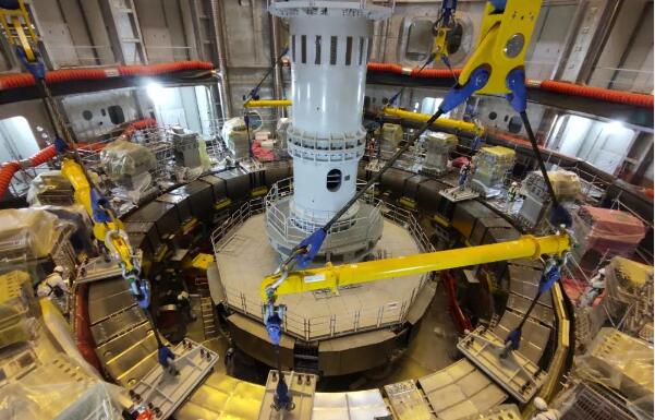 “人造太陽”ITER項(xiàng)目主機(jī)完成第一階段安裝