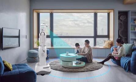 國內(nèi)首款人形智能機器人正式上線