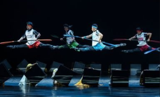 非遺傳承人為舞劇《龍·舟》打造龍頭、龍尾