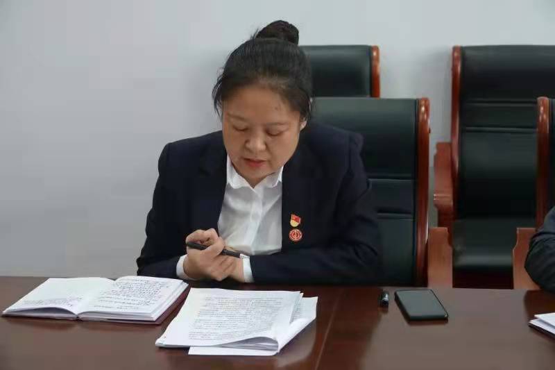 堅(jiān)持服務(wù)農(nóng)民工公益法律服務(wù)獲表彰——記黑龍江富?？h總工會(huì)副主席周麗