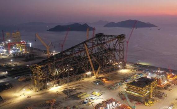 我國(guó)自主設(shè)計(jì)建造的亞洲第一深水導(dǎo)管架“?；惶?hào)”建造完工