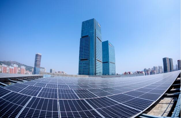 山東裝機容量最大的商業(yè)綜合體屋頂光伏發(fā)電項目并網(wǎng)發(fā)電