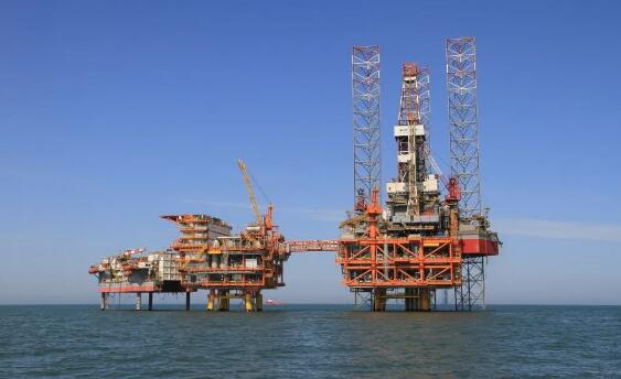 世界首個海上超稠油儲量規(guī)?；_發(fā)油田投產