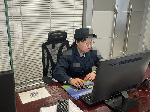  上陣“父女兵”，復(fù)烤助家興 