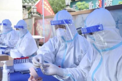 更加科學(xué)精準(zhǔn)防控疫情——權(quán)威專家解讀第九版防控方案