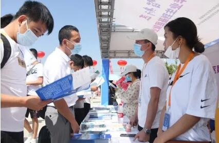 多地積極挖掘崗位，引導(dǎo)高校畢業(yè)生到基層就業(yè)