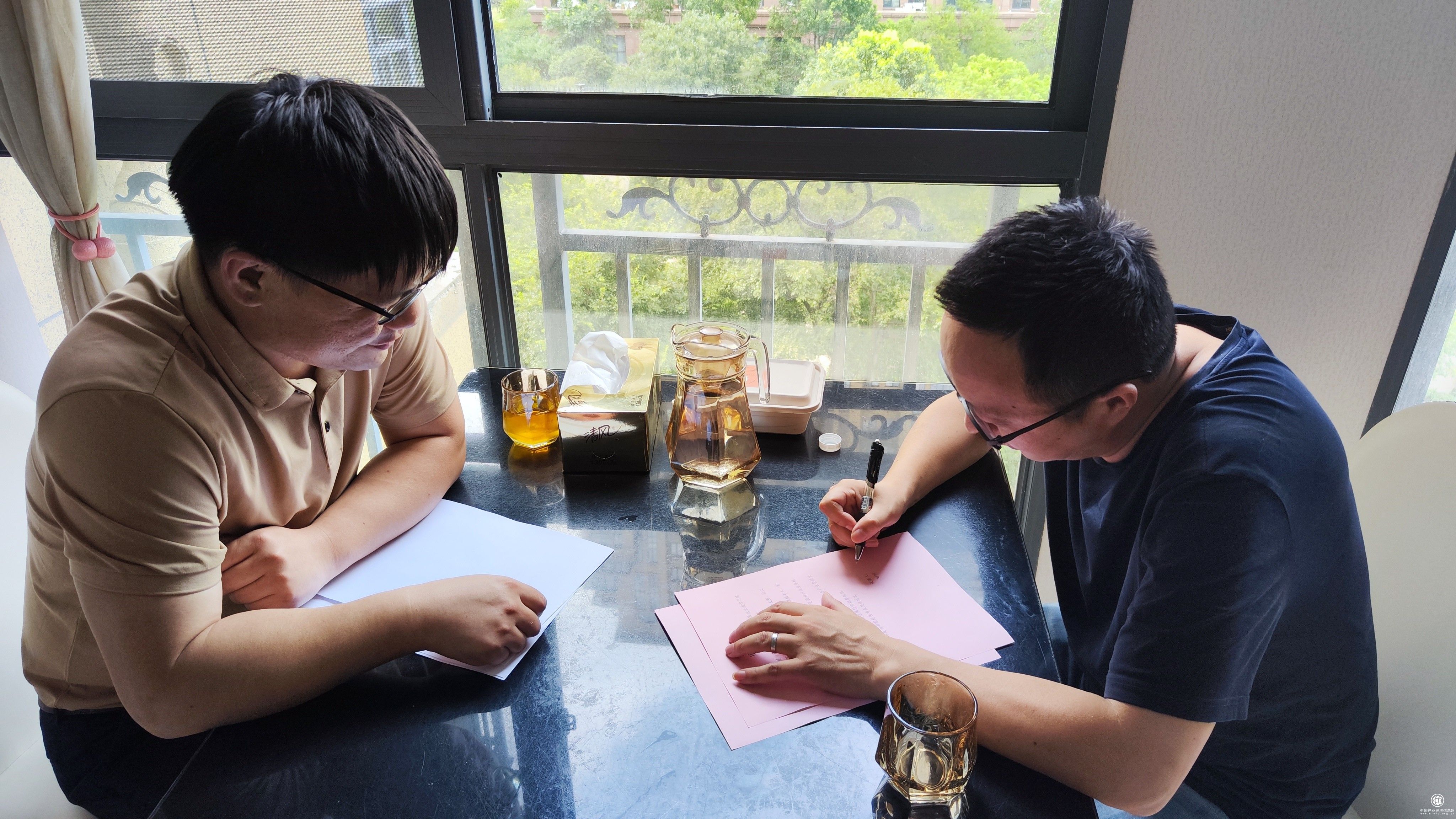 寧波奉化：密織單位家庭“護(hù)廉網(wǎng)”，筑牢八小時(shí)內(nèi)外“防火墻”