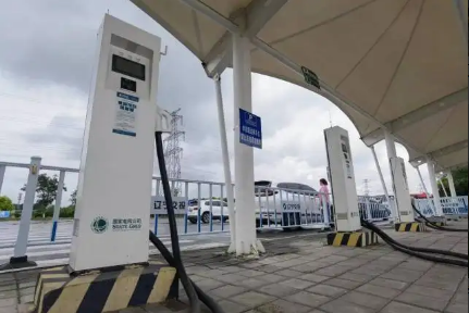 讓電動(dòng)汽車“下得了鄉(xiāng)” 我國(guó)高速公路服務(wù)區(qū)建成充電樁16721個(gè)